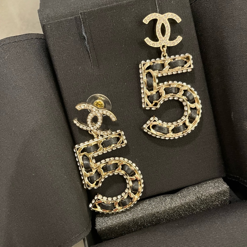 Chanel No 5 earrings 2023